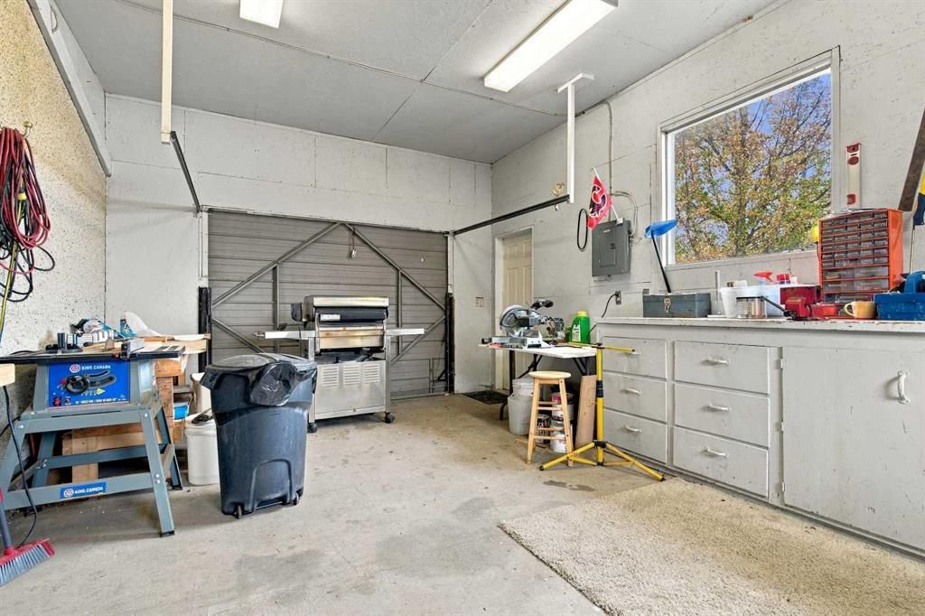 5013 47 Street  - Photo 31