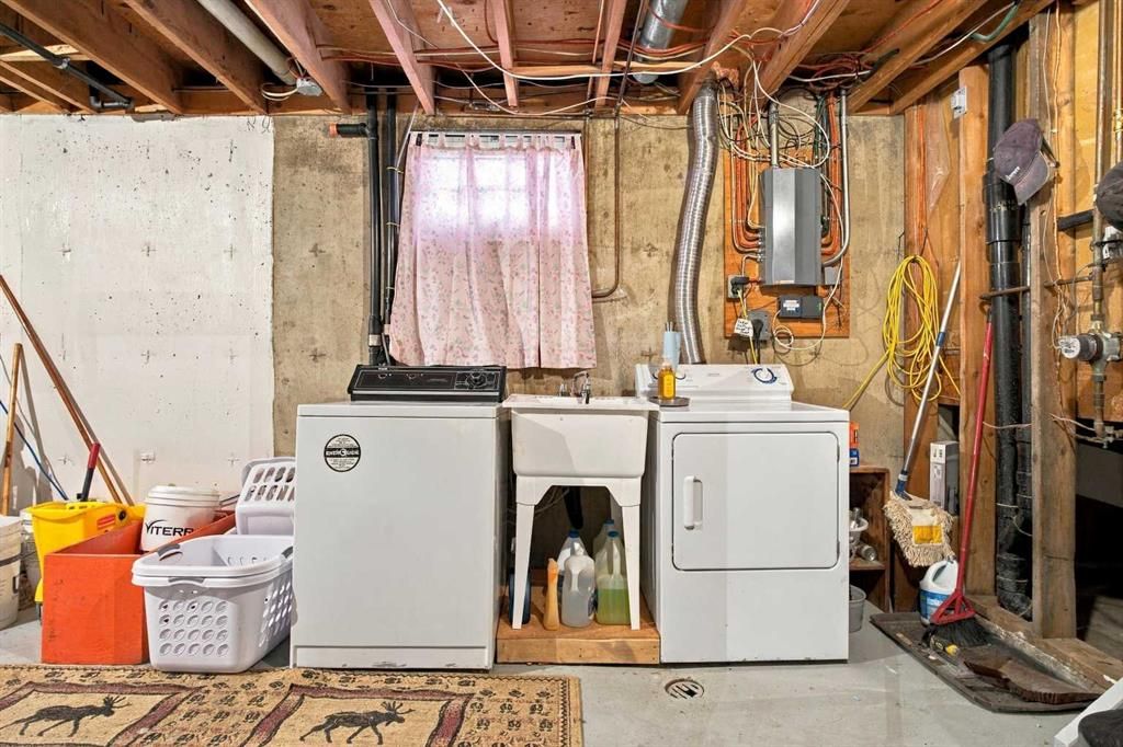 5013 47 Street  - Photo 32