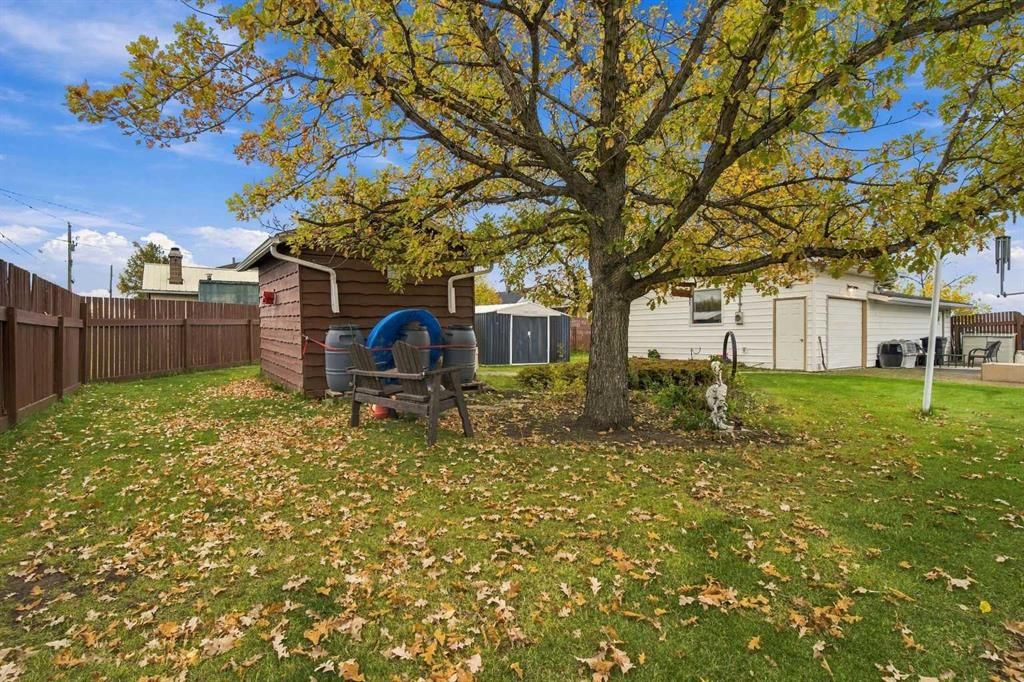5013 47 Street  - Photo 35