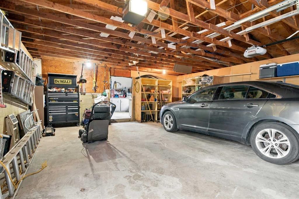 5013 47 Street  - Photo 40