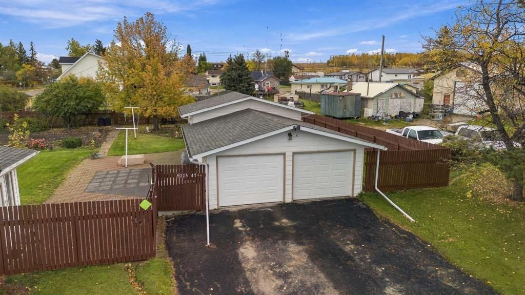 5013 47 Street  - Photo 6