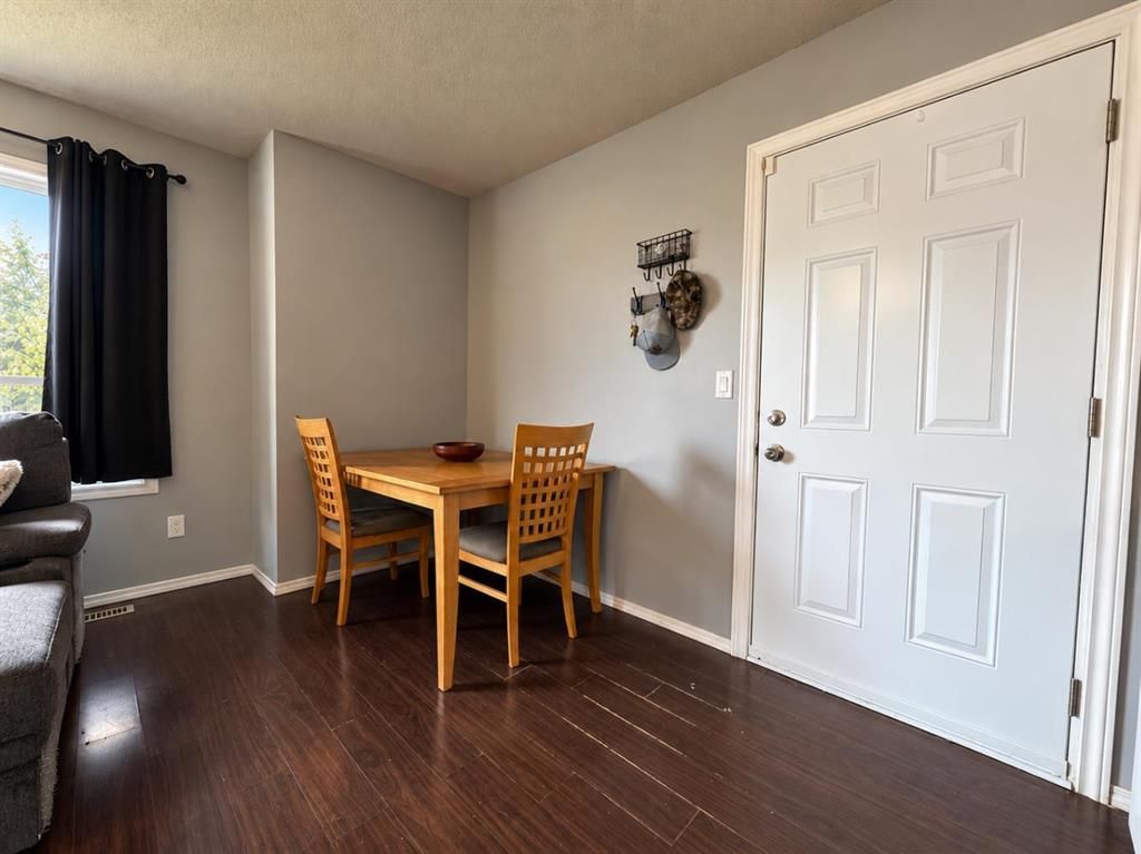 9527 93 Street  - Photo 12
