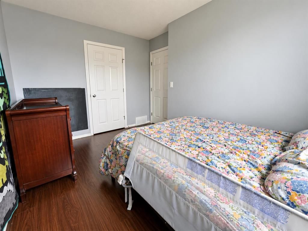 9527 93 Street  - Photo 21
