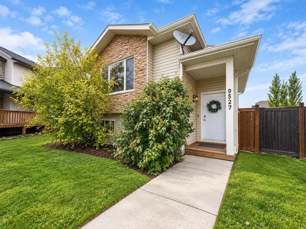 9527 93 Street  - Photo 3
