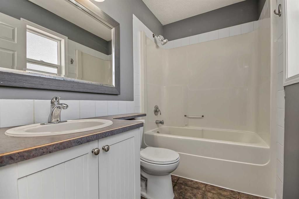 10646 Royal Oaks Drive E - Photo 17
