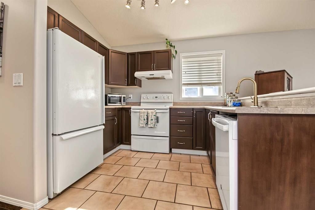 6217 88A Street  - Photo 9