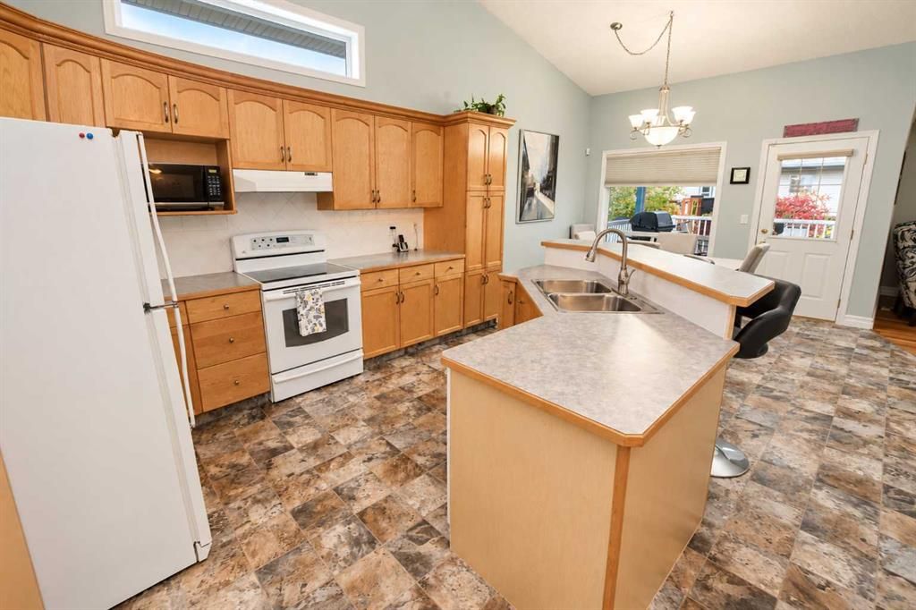 130 Pinnacle Way  - Photo 8