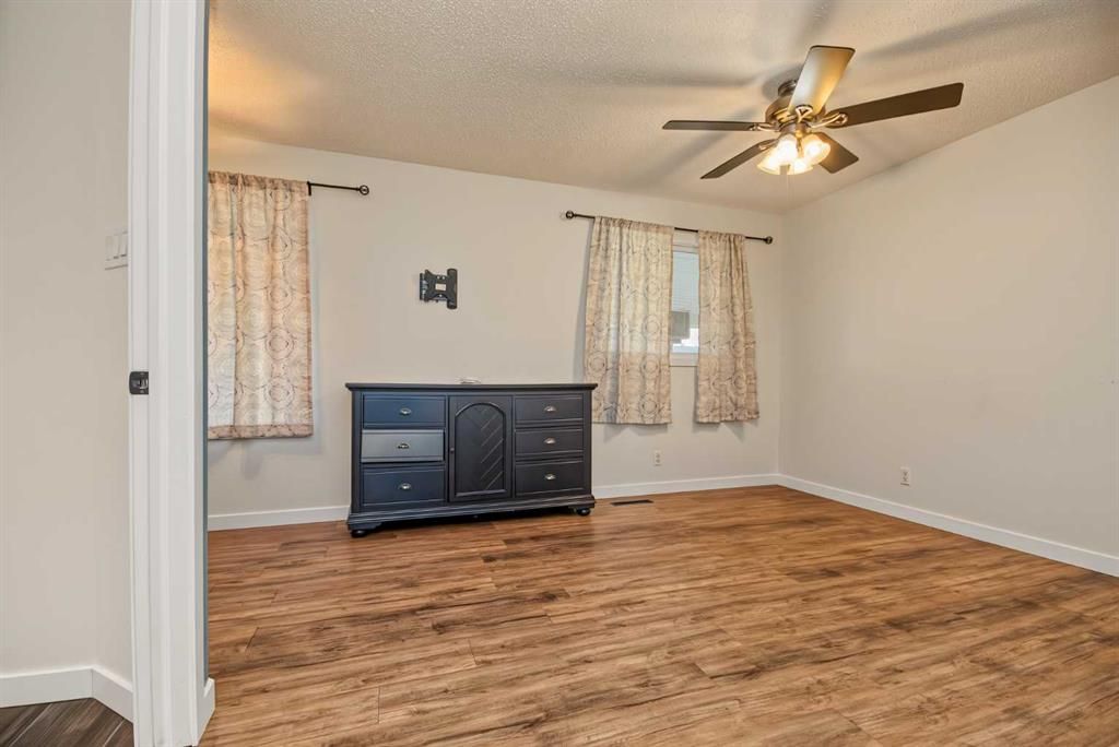9907 85 Avenue  - Photo 16