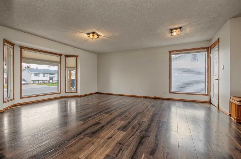 9907 85 Avenue  - Photo 8