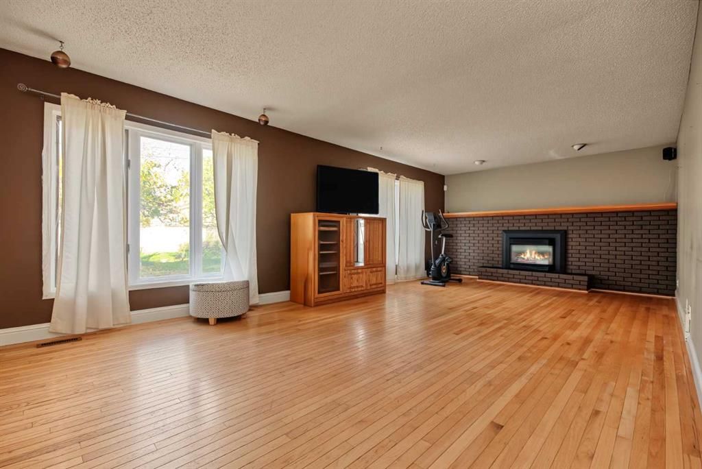 9816 105 Avenue  - Photo 7