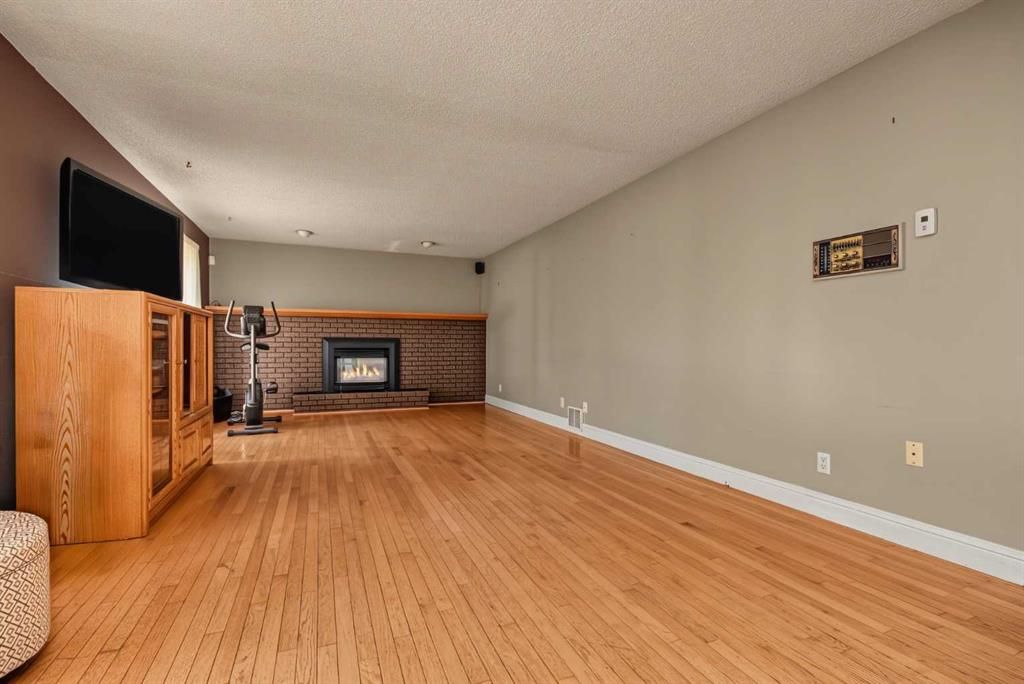 9816 105 Avenue  - Photo 8