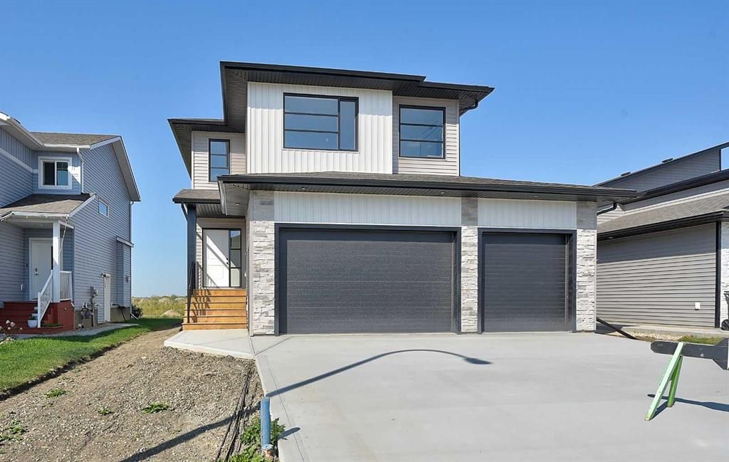 10237 128 Avenue  - Photo 1