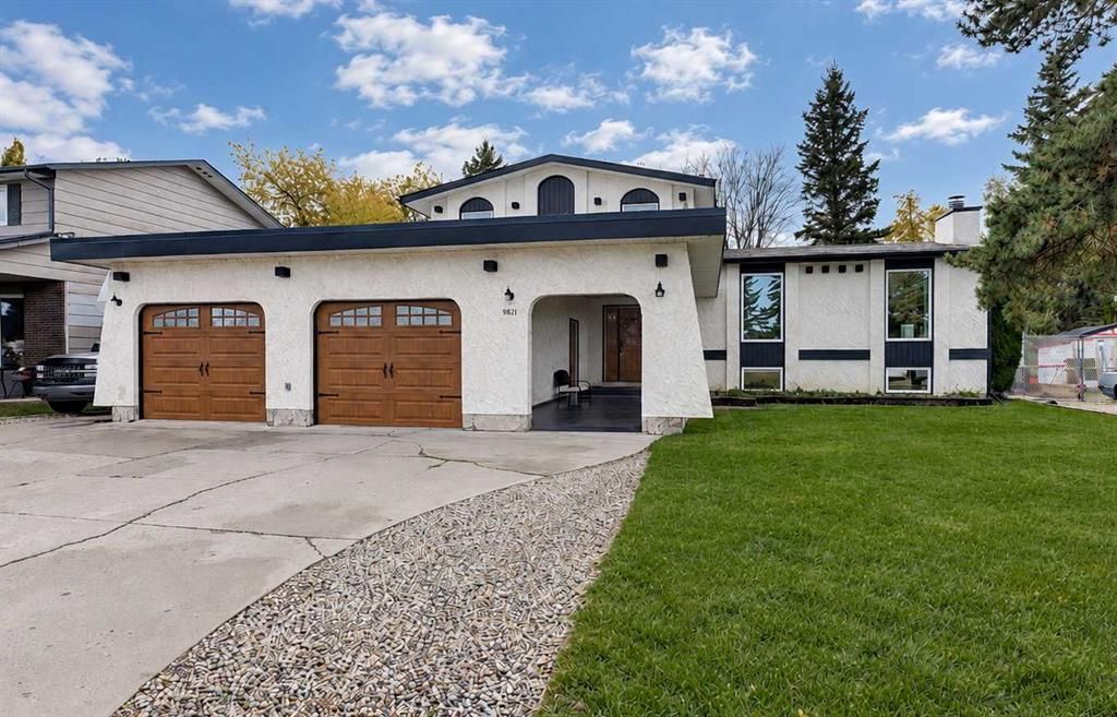 9821 76A Avenue  - Photo 1