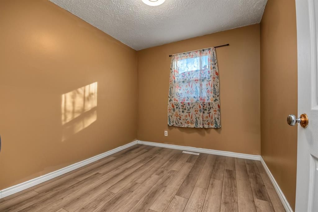 9319 108 Avenue  - Photo 12