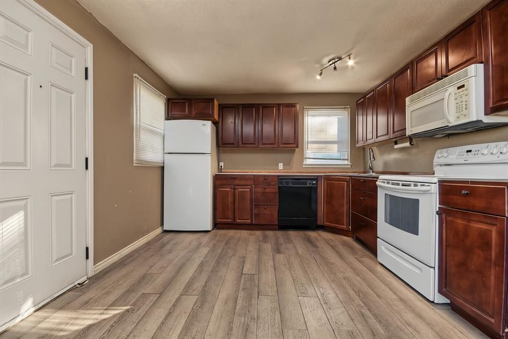 9319 108 Avenue  - Photo 5