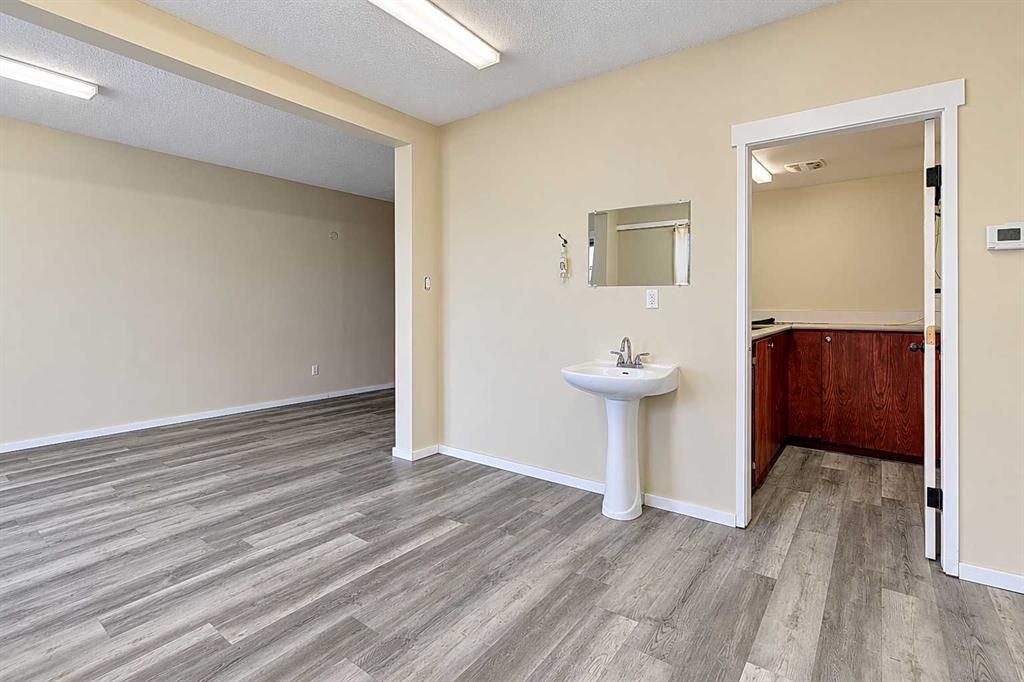 9116 111 Street  - Photo 23