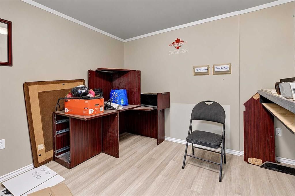 9116 111 Street  - Photo 31