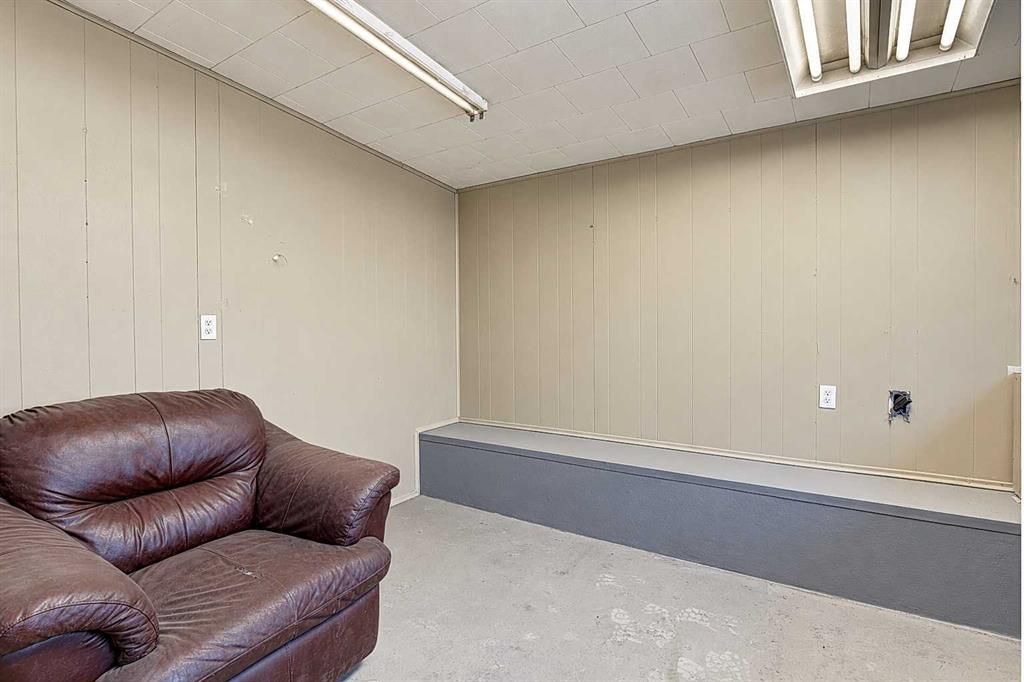 9116 111 Street  - Photo 37