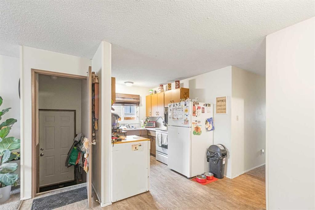 9910 93 Avenue  - Photo 3