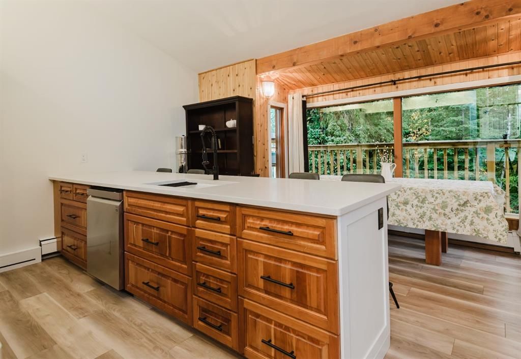A/B, 46 Woodland Acres  - Photo 11