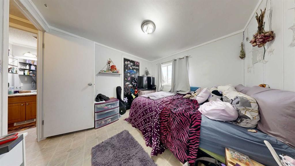 8708 89 Street  - Photo 12