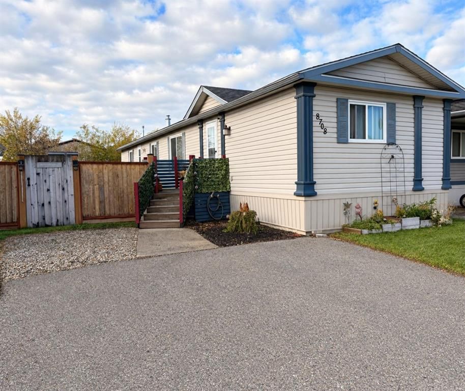 8708 89 Street  - Photo 2