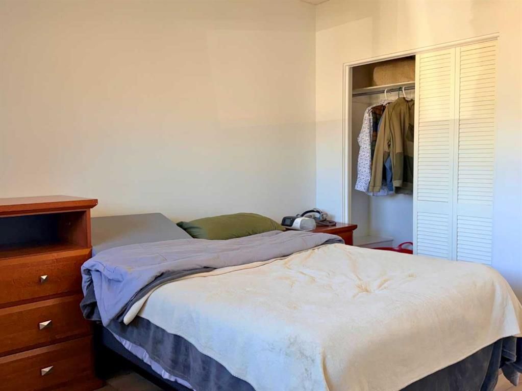 10249 111 Avenue  - Photo 11
