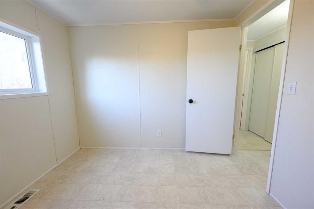 10017 100 Avenue  - Photo 12