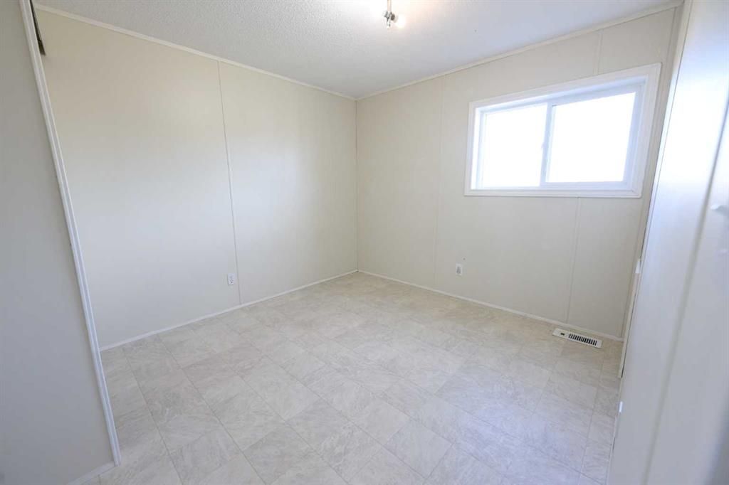 10017 100 Avenue  - Photo 13