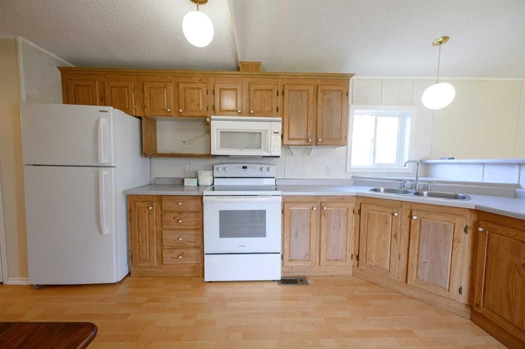 10017 100 Avenue  - Photo 3