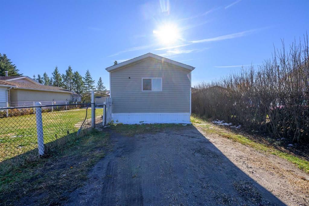 10017 100 Avenue  - Photo 32