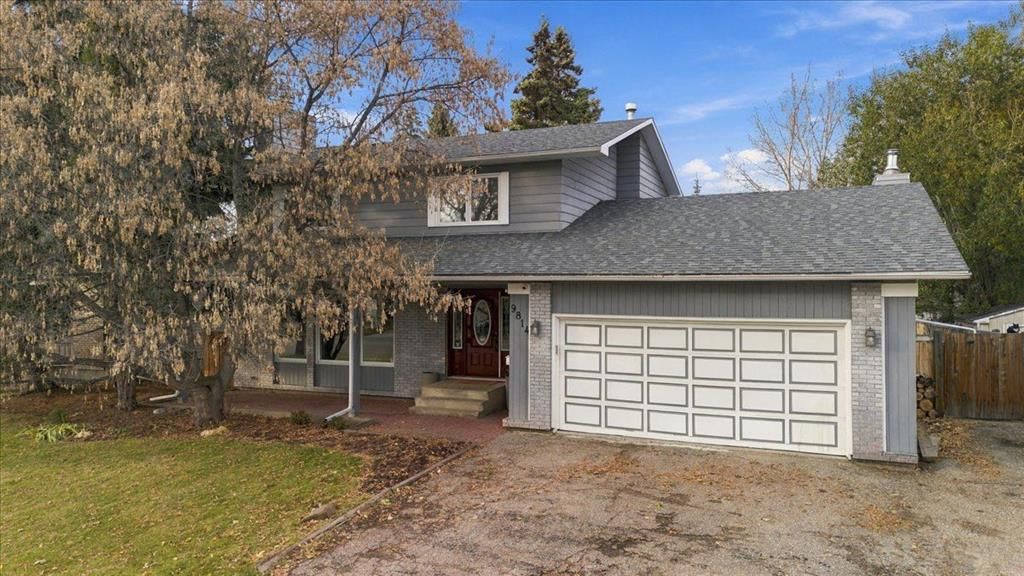9814 75 Avenue  - Photo 1