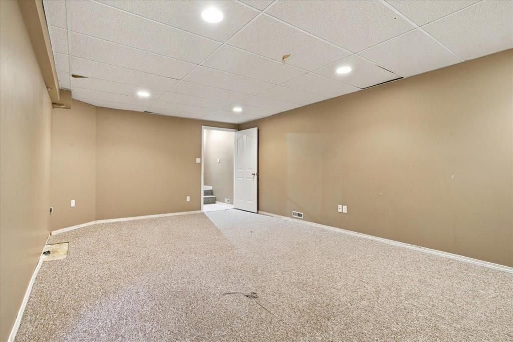 9814 75 Avenue  - Photo 35