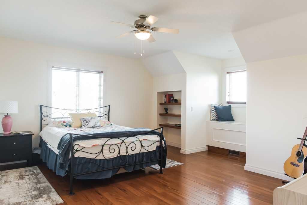 7925 Carriage Lane Drive  - Photo 32
