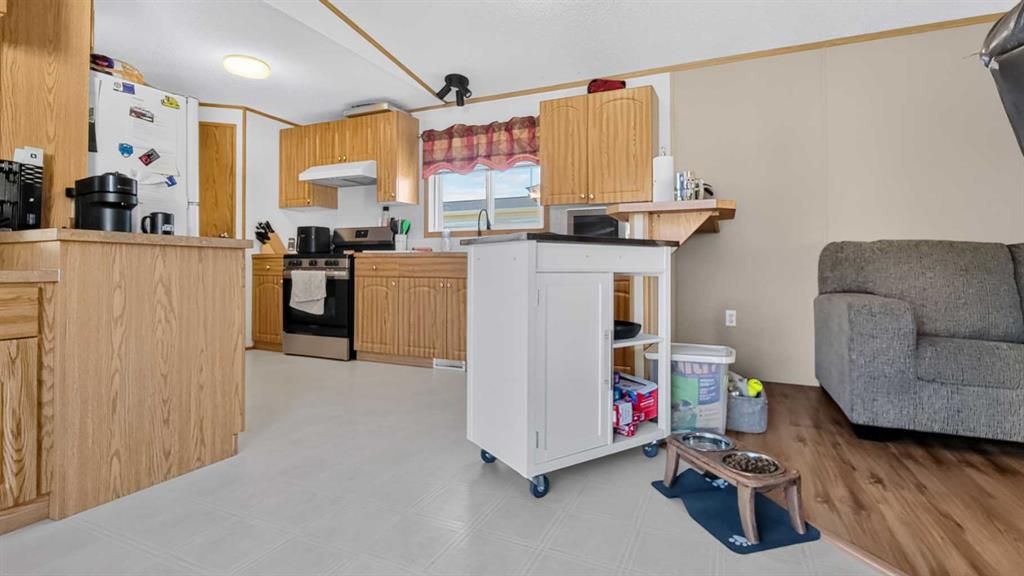 563 Stewart Street  - Photo 10