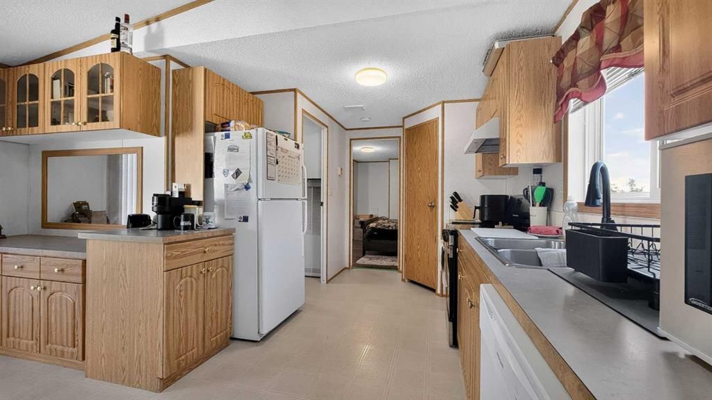 563 Stewart Street  - Photo 11