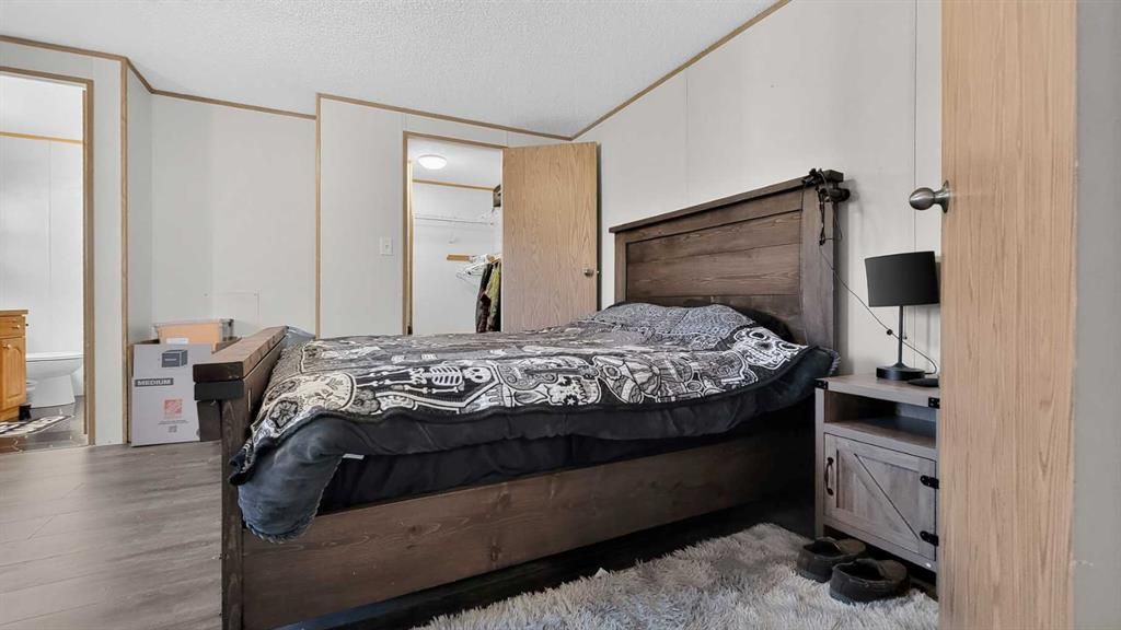 563 Stewart Street  - Photo 14