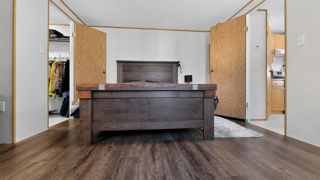 563 Stewart Street  - Photo 15