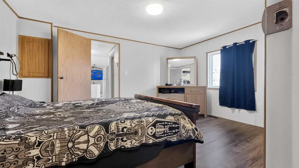 563 Stewart Street  - Photo 17
