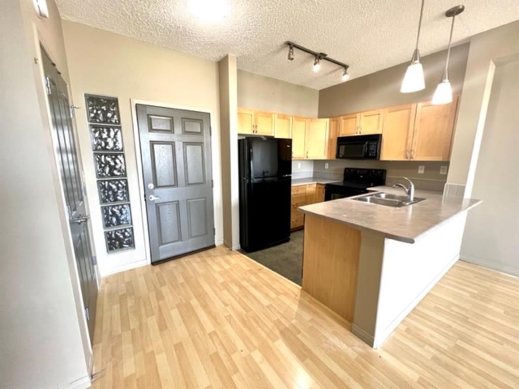 215, 12330 102 St   - Photo 3