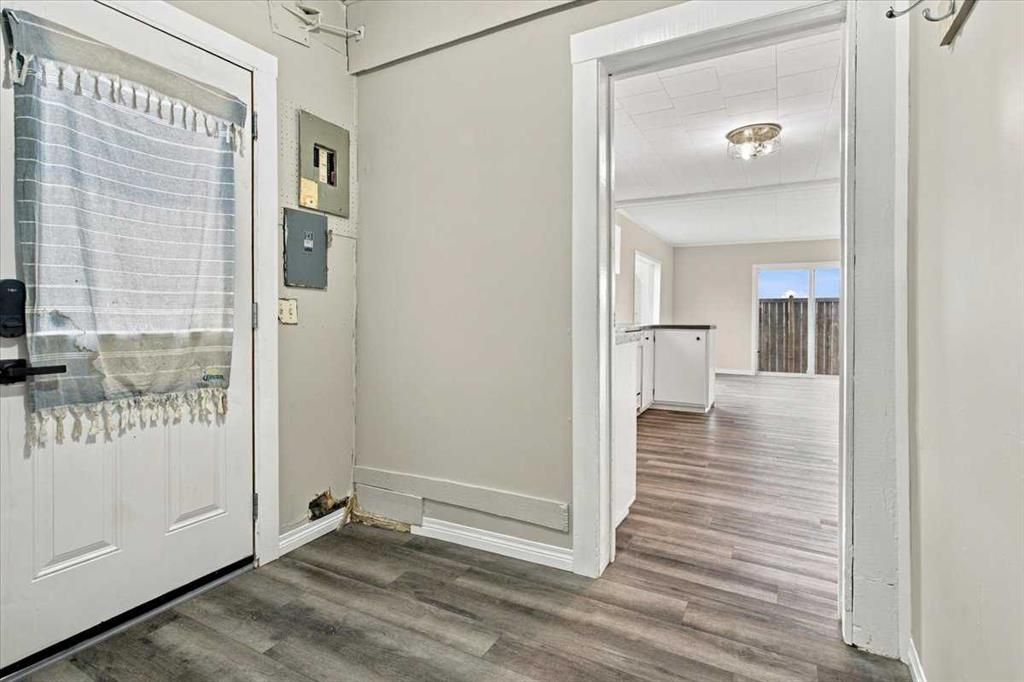 9904 101 Avenue  - Photo 8
