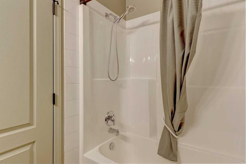 F103, 8640 103 Avenue  - Photo 16