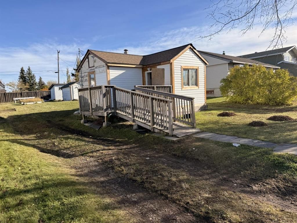 4909 51 Street  - Photo 2