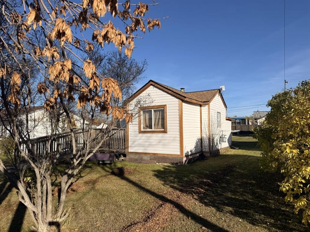 4909 51 Street  - Photo 3