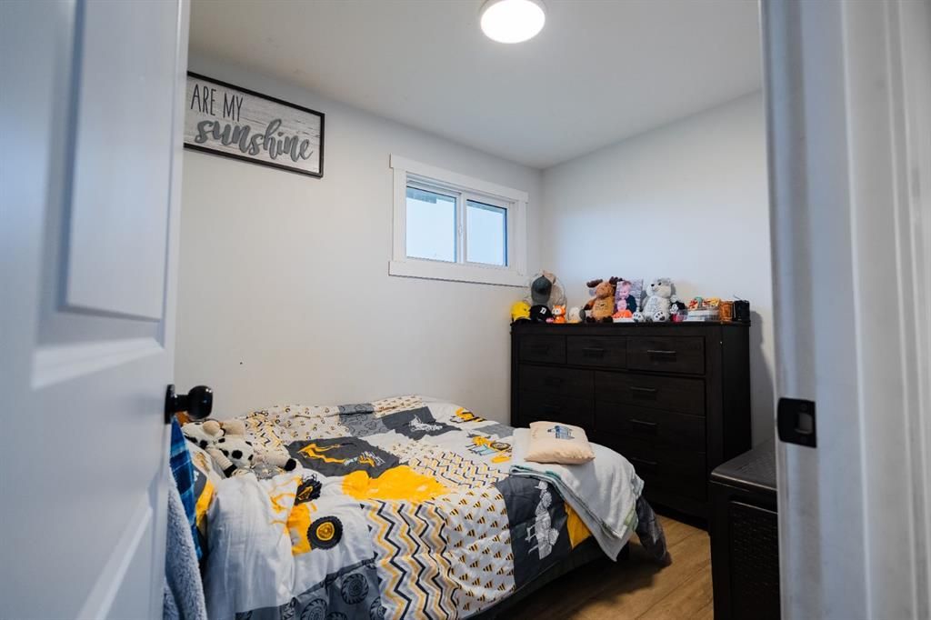 742075 733 Highway  - Photo 22