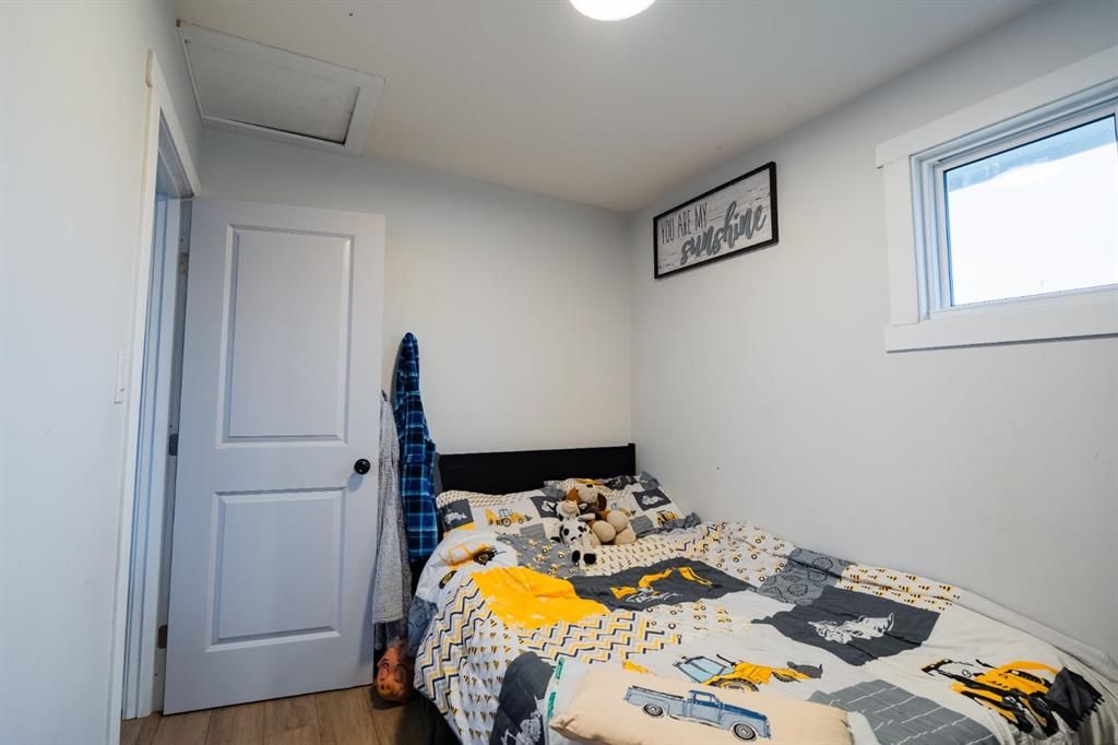 742075 733 Highway  - Photo 23