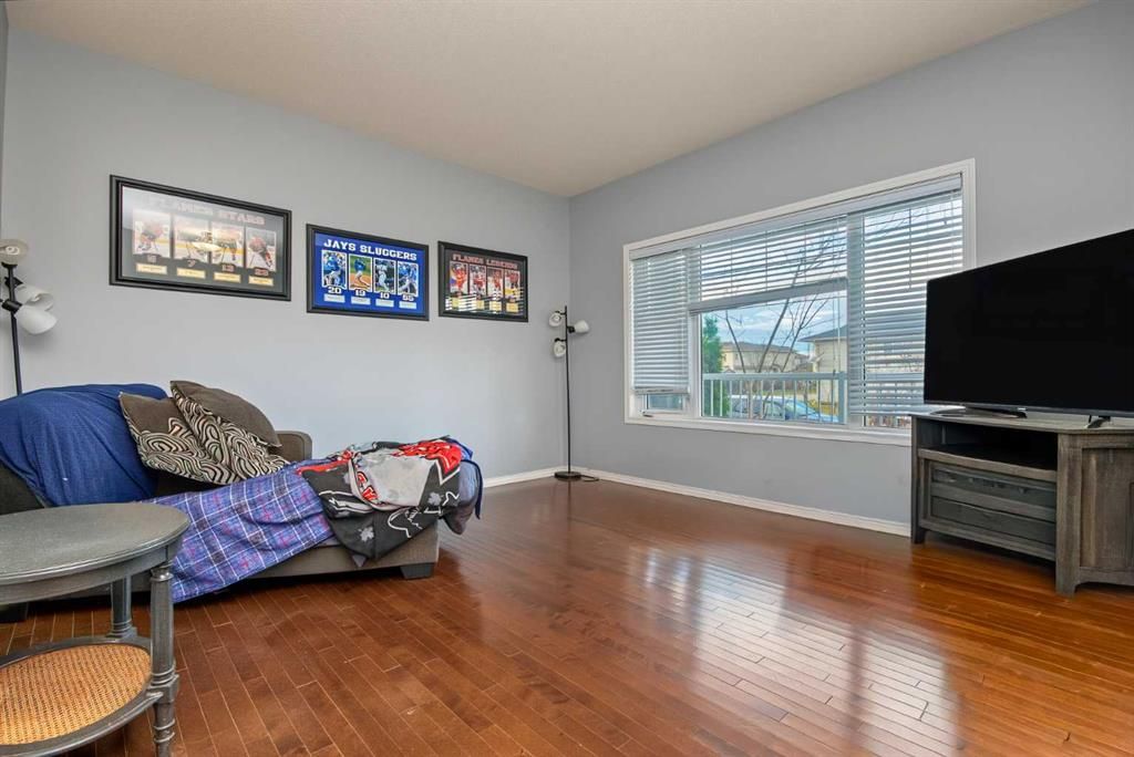 8505 102A Avenue  - Photo 5