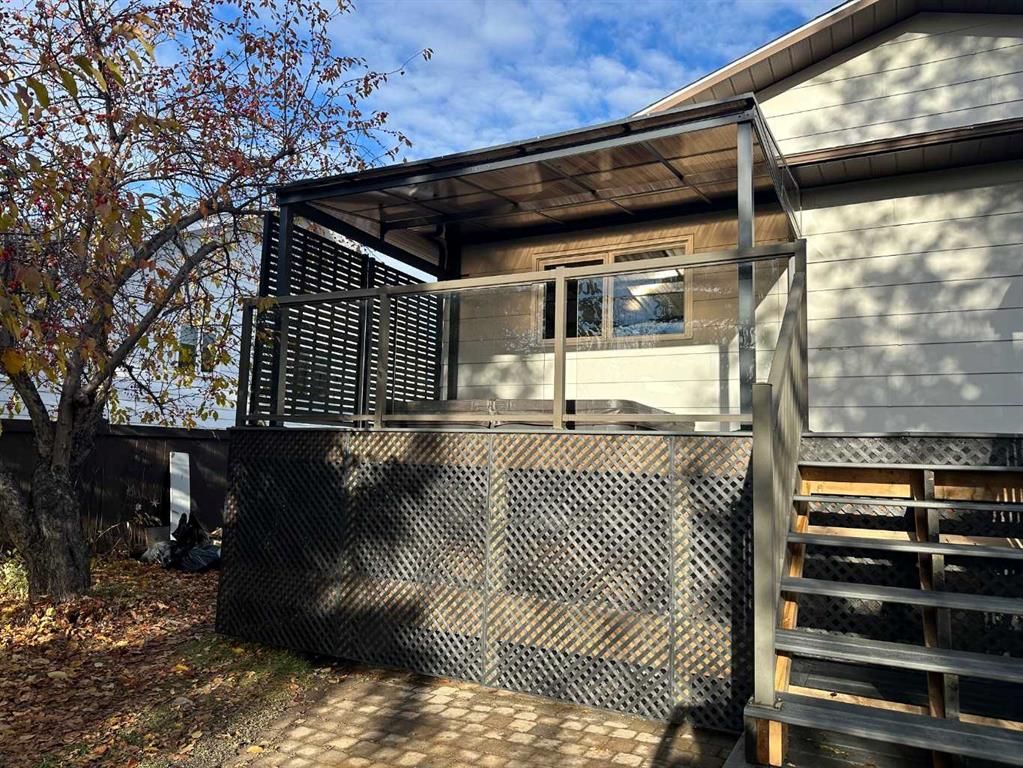 8218 102A Street  - Photo 27