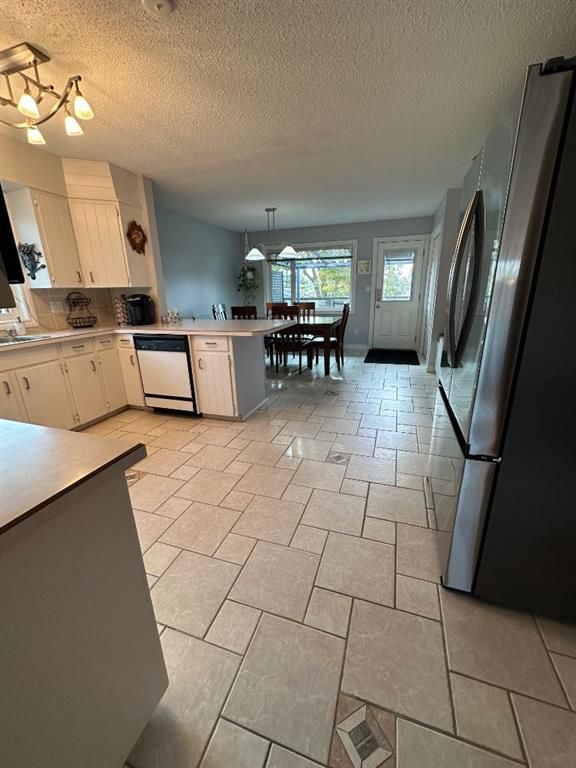 8218 102A Street  - Photo 4