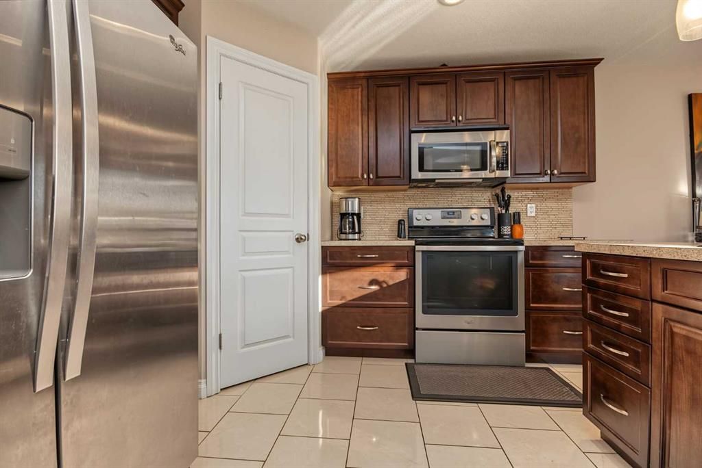 7429 90A Street  - Photo 13